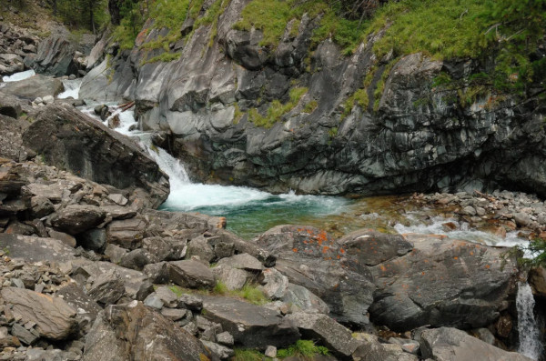 Аршанский водопад в Бурятии превратился в бурную горную реку. река, горы, водопад, Аршан, Бурятия