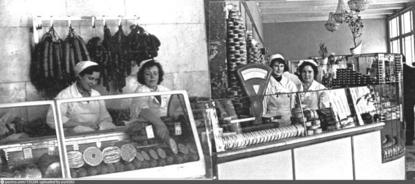 Потребление рыбы в России снизилось до уровня 1960-х годов. 16763.jpeg Потребление рыбы в России снизилось до уровня 1960-х годов. рыба, морепродукты, магазин, торговля, продажа, советское время, СССР