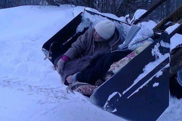 Тракторист помог спасти больную женщину. 14934.jpeg Тракторист помог спасти больную женщину. 14934.jpeg