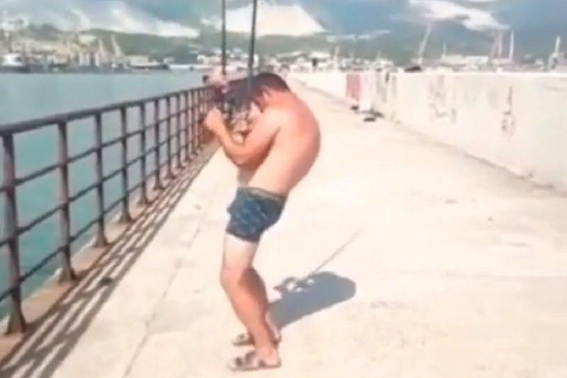 Пьяный рыбак стал новой звездой интернета. 15974.jpeg Пьяный рыбак стал новой звездой интернета. 15974.jpeg
